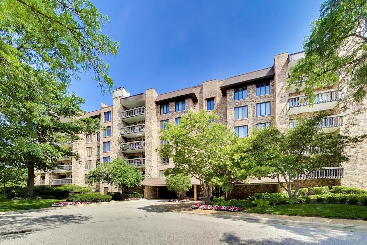 3860 Mission Hills Rd. #416, Northbrook, IL 60062
