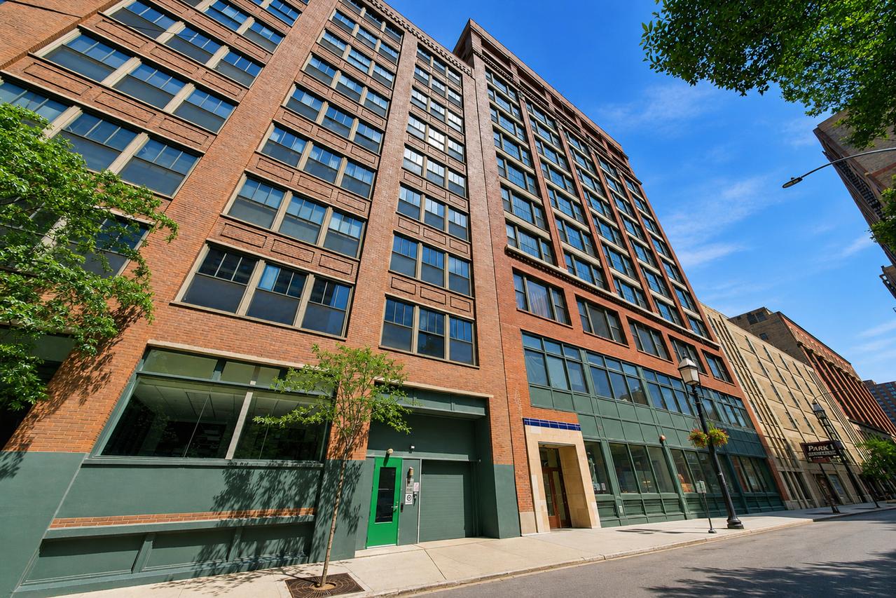 633 S Plymouth Ct. #702, Chicago, IL 60605