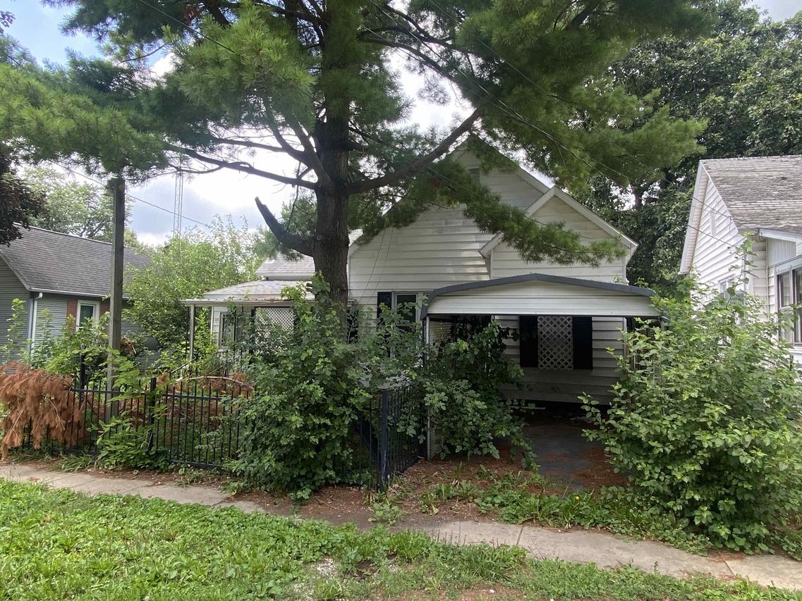 967 N Noble St., Virden, IL 62690