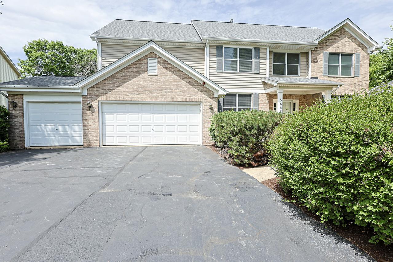 5686 Angouleme Ln., Hoffman Estates, IL 60192