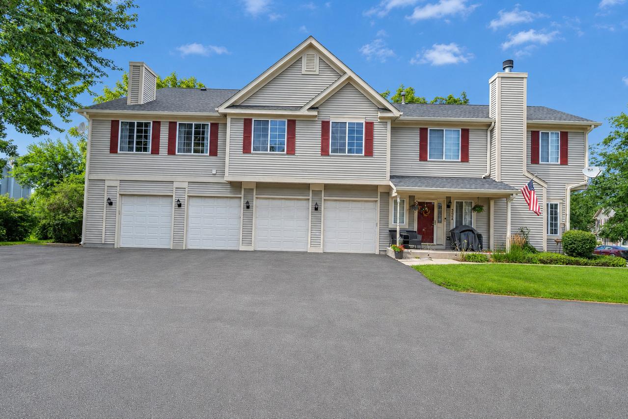 302 Windsor Ct. #D, South Elgin, IL 60177
