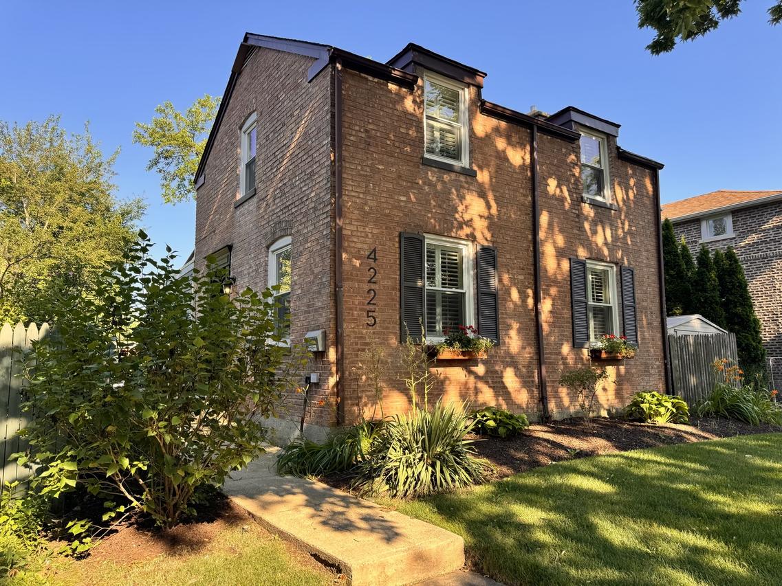 4225 Anna Ave., Lyons, IL 60534
