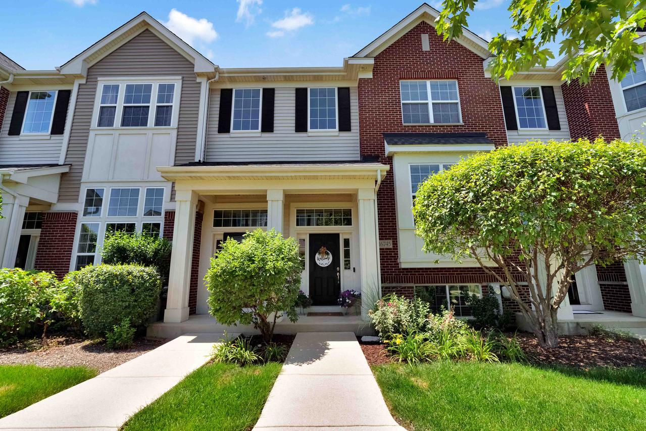 16745 Brighton Dr., Lemont, IL 60439