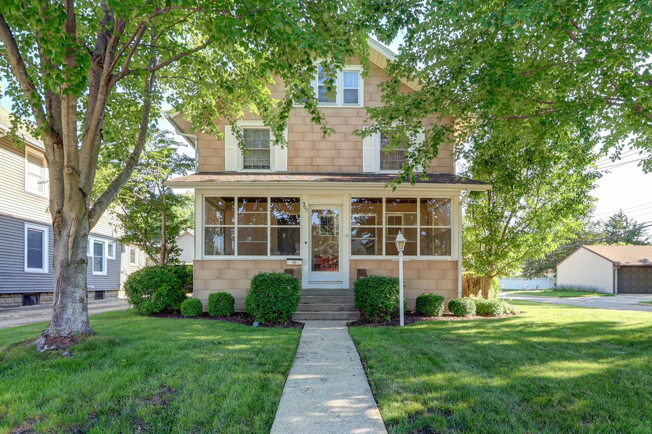 302 W 13th St., Sterling, IL 61081