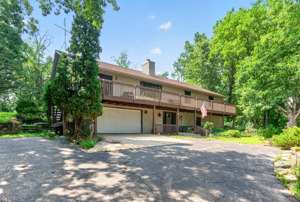337 N Wild Cherry Dr., Dixon, IL 61021
