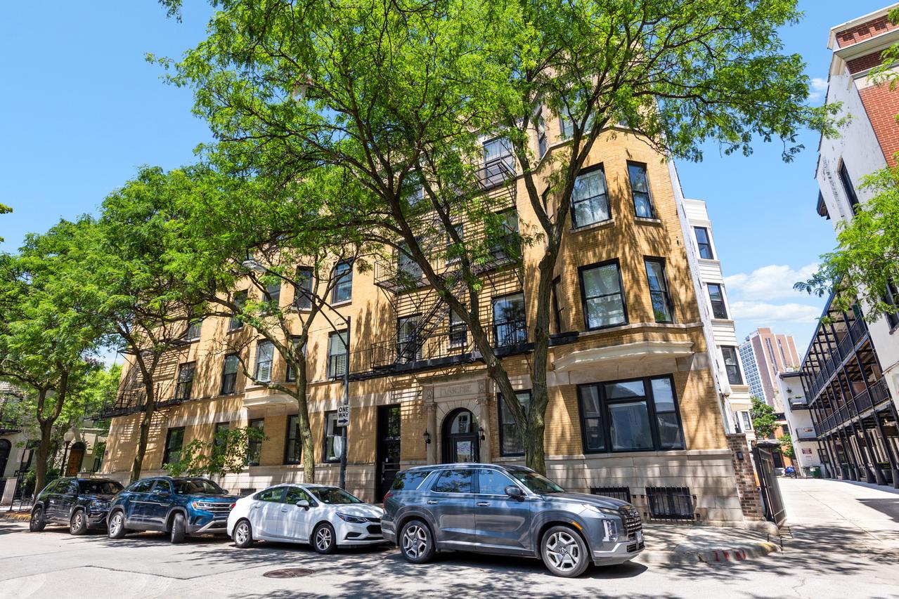 210 W Eugenie St. #2N, Chicago, IL 60614