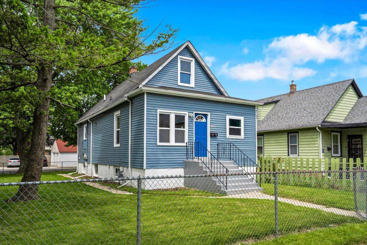 1428 Victoria Ave., North Chicago, IL 60064
