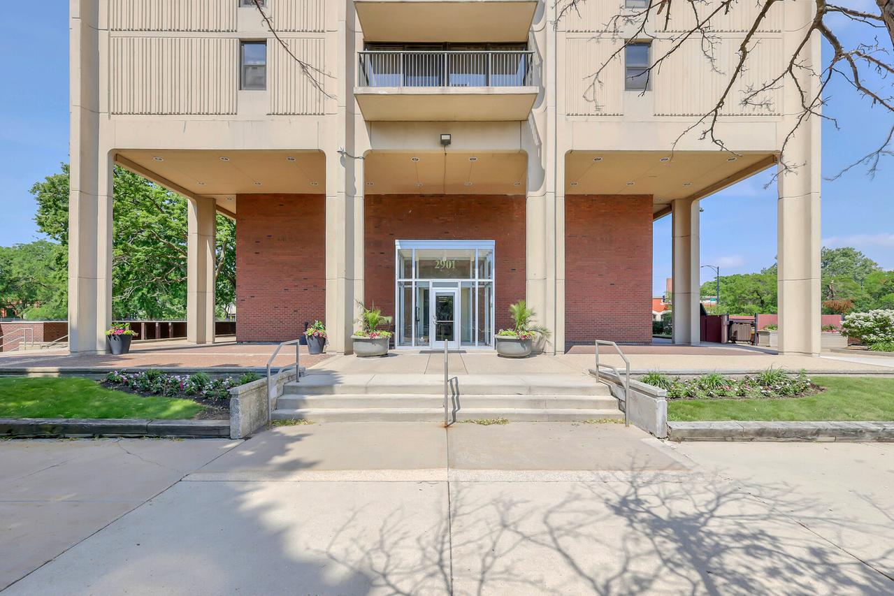 2901 S Michigan Ave. #403, Chicago, IL 60616