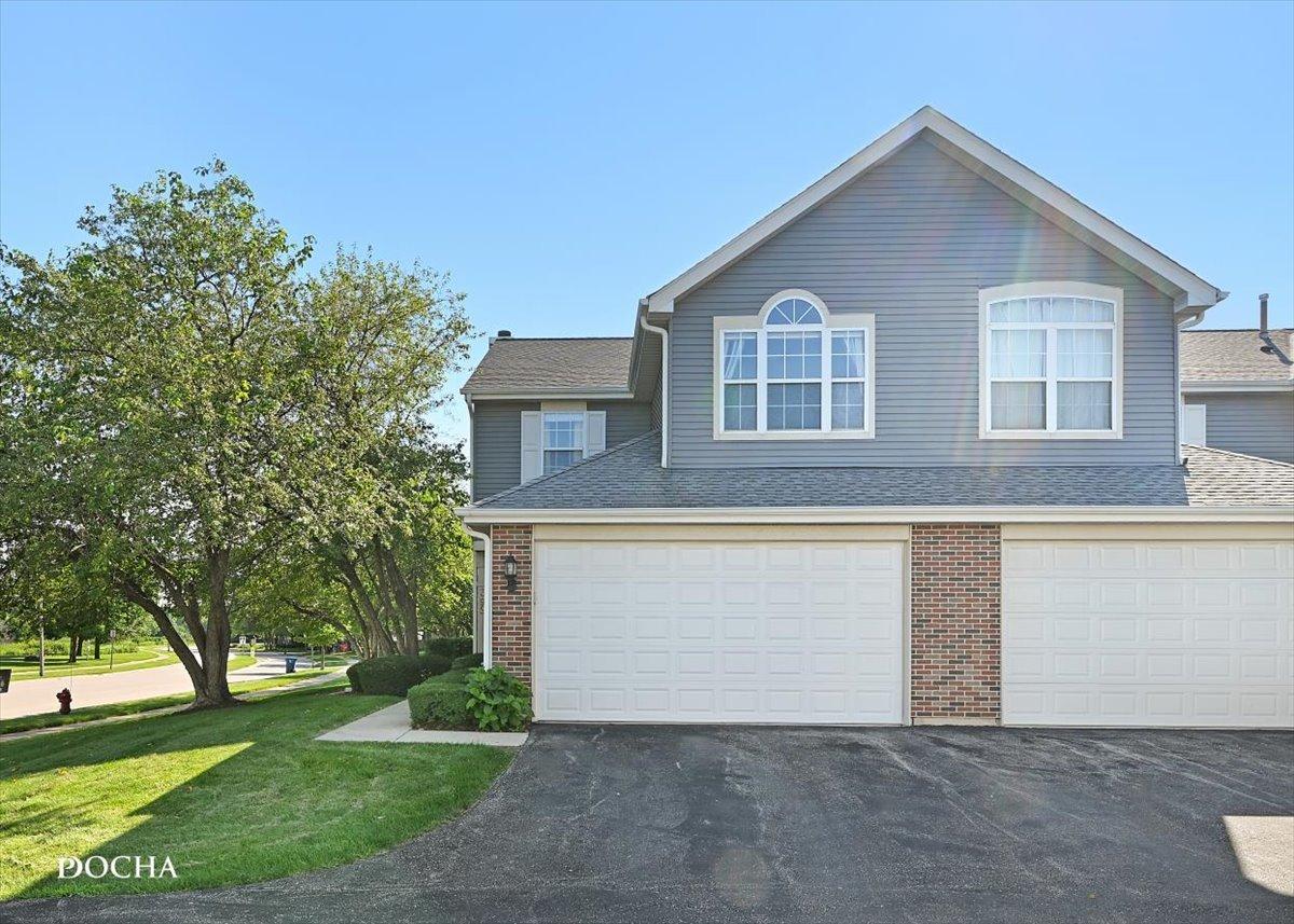 39 S Oakhurst Dr., Aurora, IL 60504