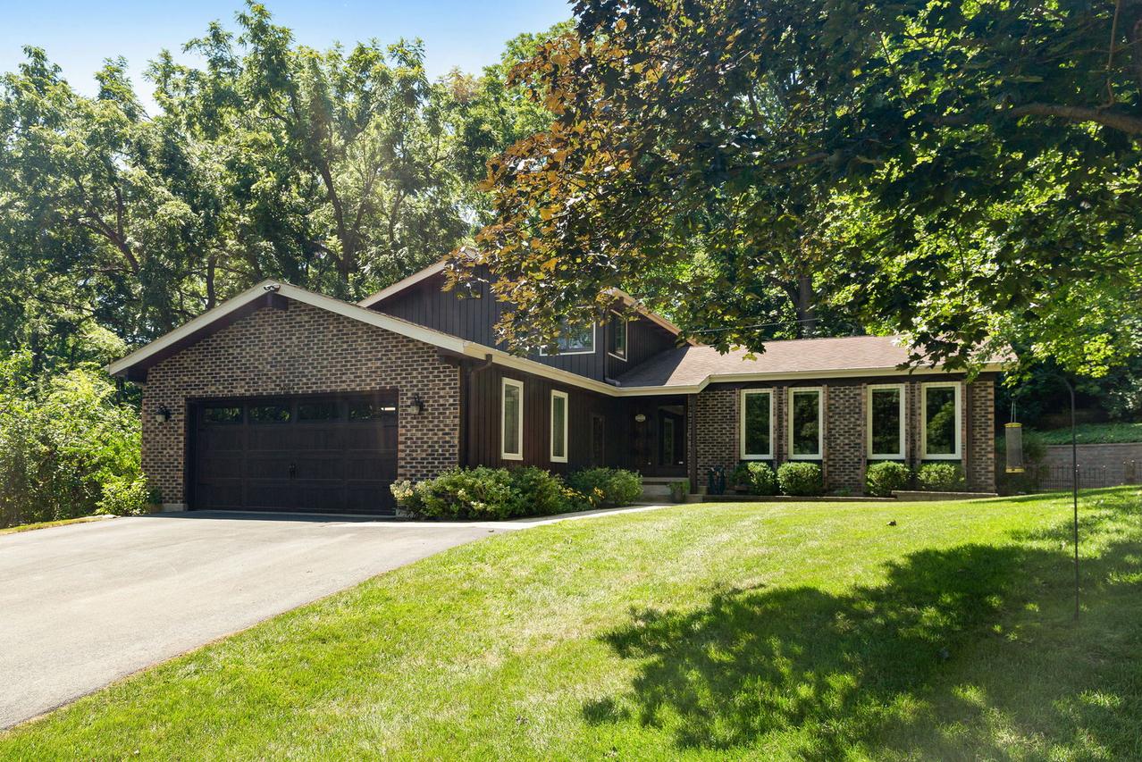 1124 Crane Dr., Sleepy Hollow, IL 60118