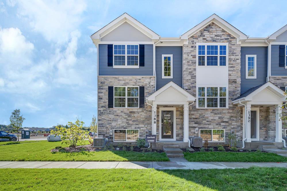 1279 Foxglove Dr., Bartlett, IL 60103