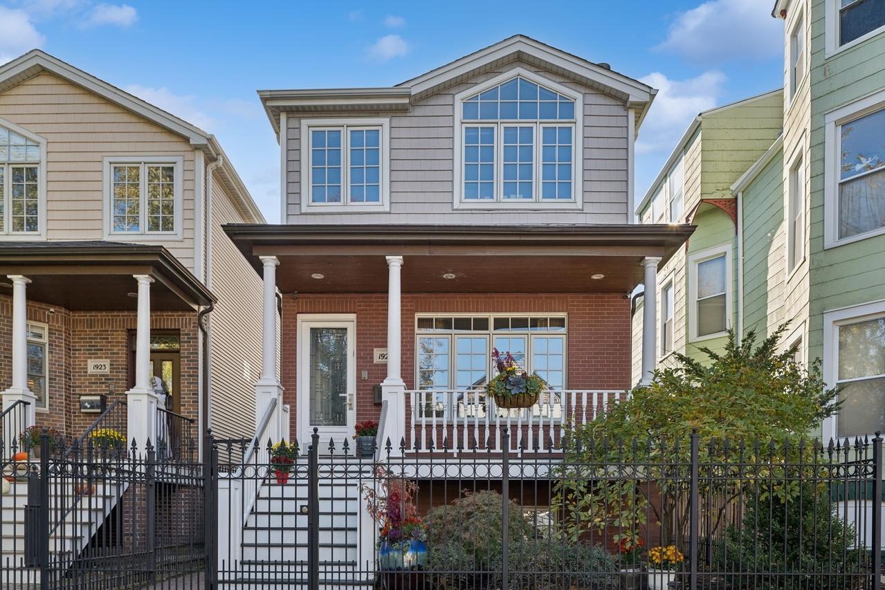 1925 W Berenice Ave., Chicago, IL 60613