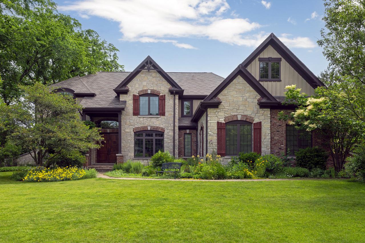 901 Kenton Rd., Deerfield, IL 60015
