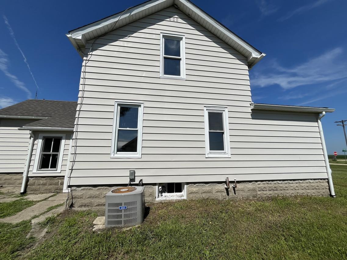 2503 Herman Rd., Ashton, IL 61006
