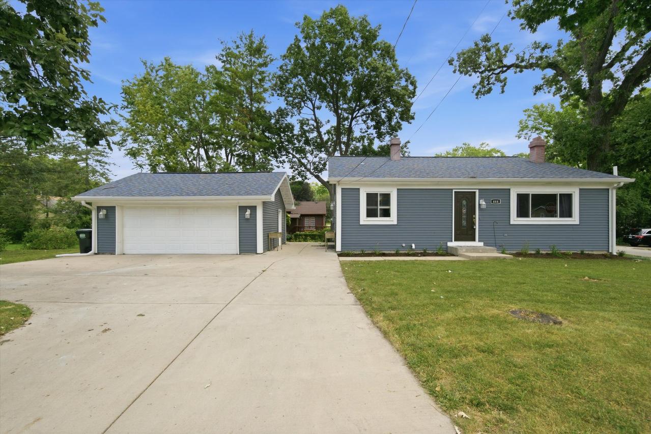 444 Pleasure Dr., Mundelein, IL 60060
