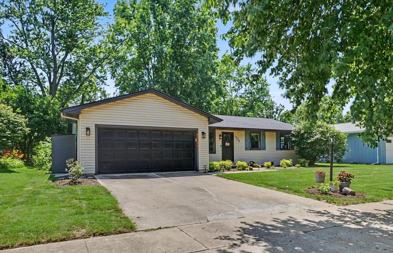 2008 Park Ridge Dr., Urbana, IL 61802