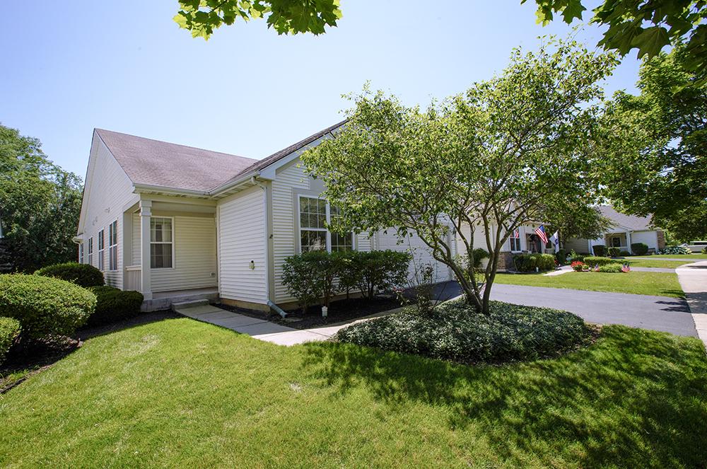 2241 Carillon Dr., Grayslake, IL 60030