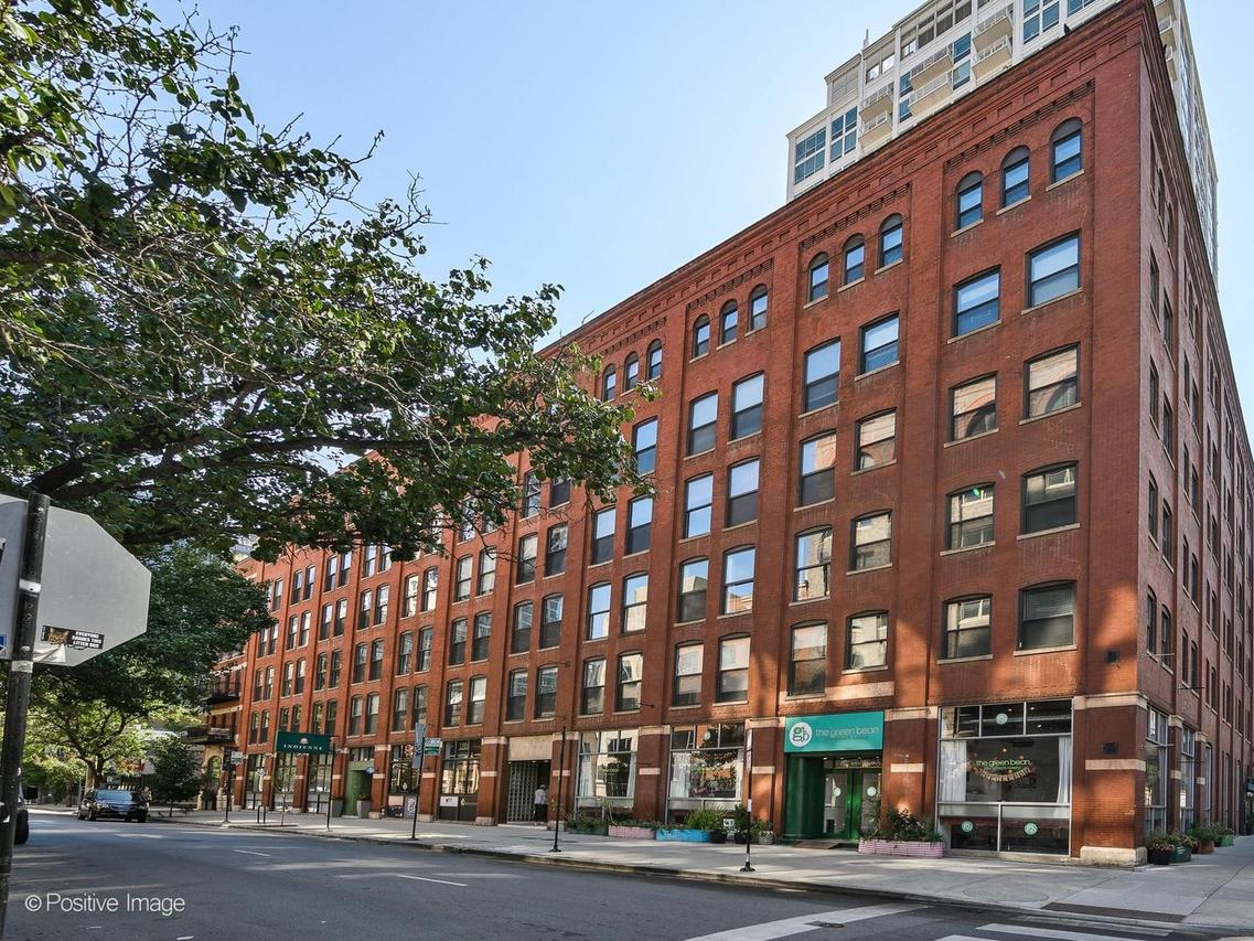 225 W Huron St. #403, Chicago, IL 60654