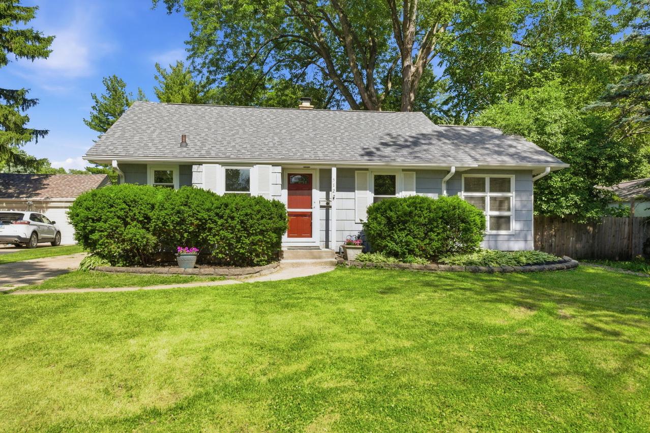 512 S Calumet Ave., Aurora, IL 60506