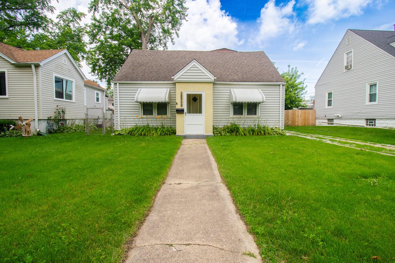 18342 Wildwood Ave., Lansing, IL 60438