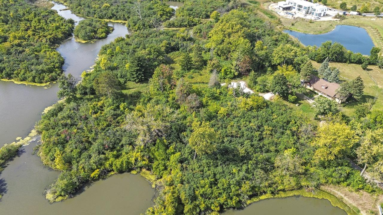 141 Breakenridge Farm Rd., Oak Brook, IL 60523