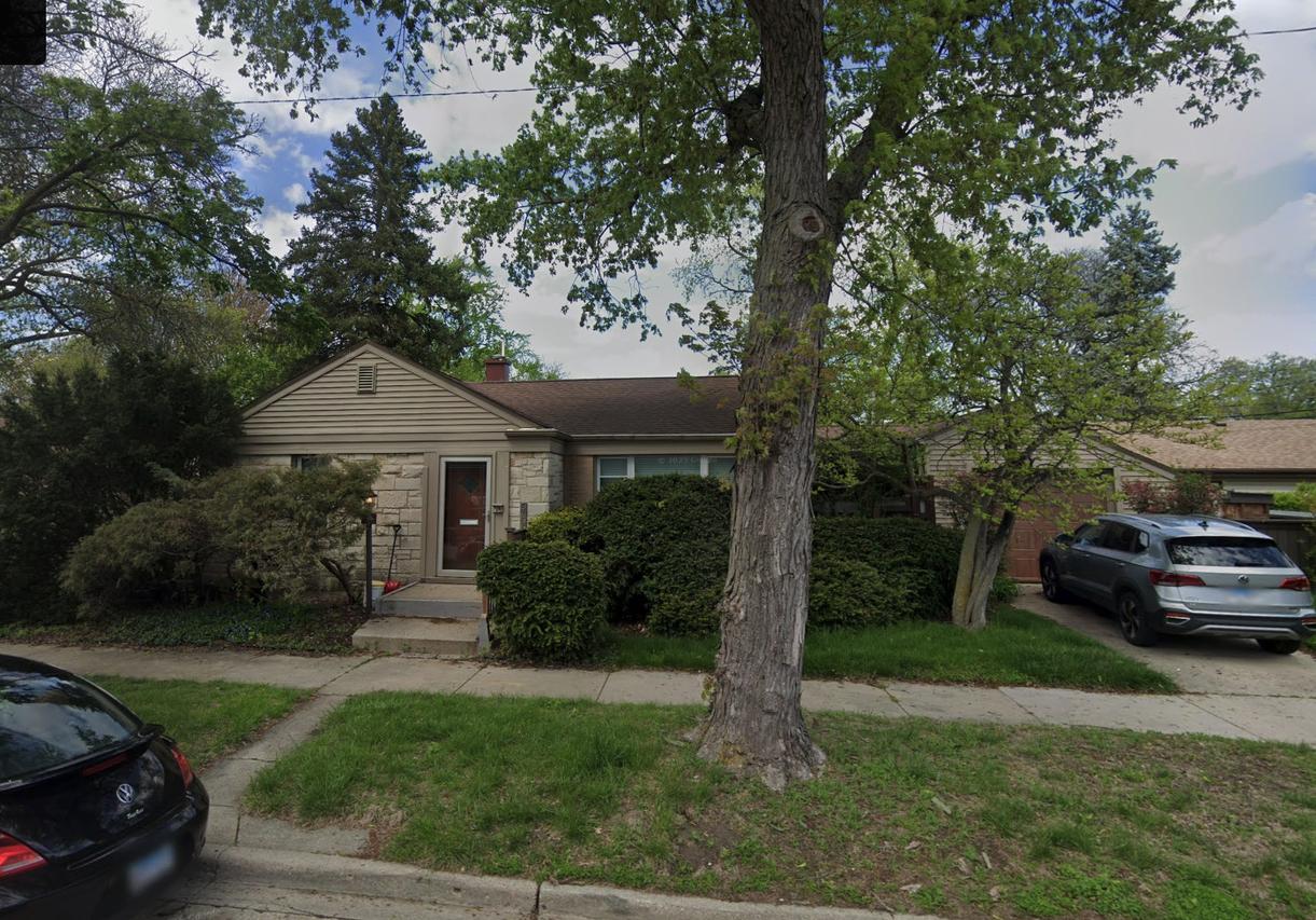 5156 Greenleaf St., Skokie, IL 60077