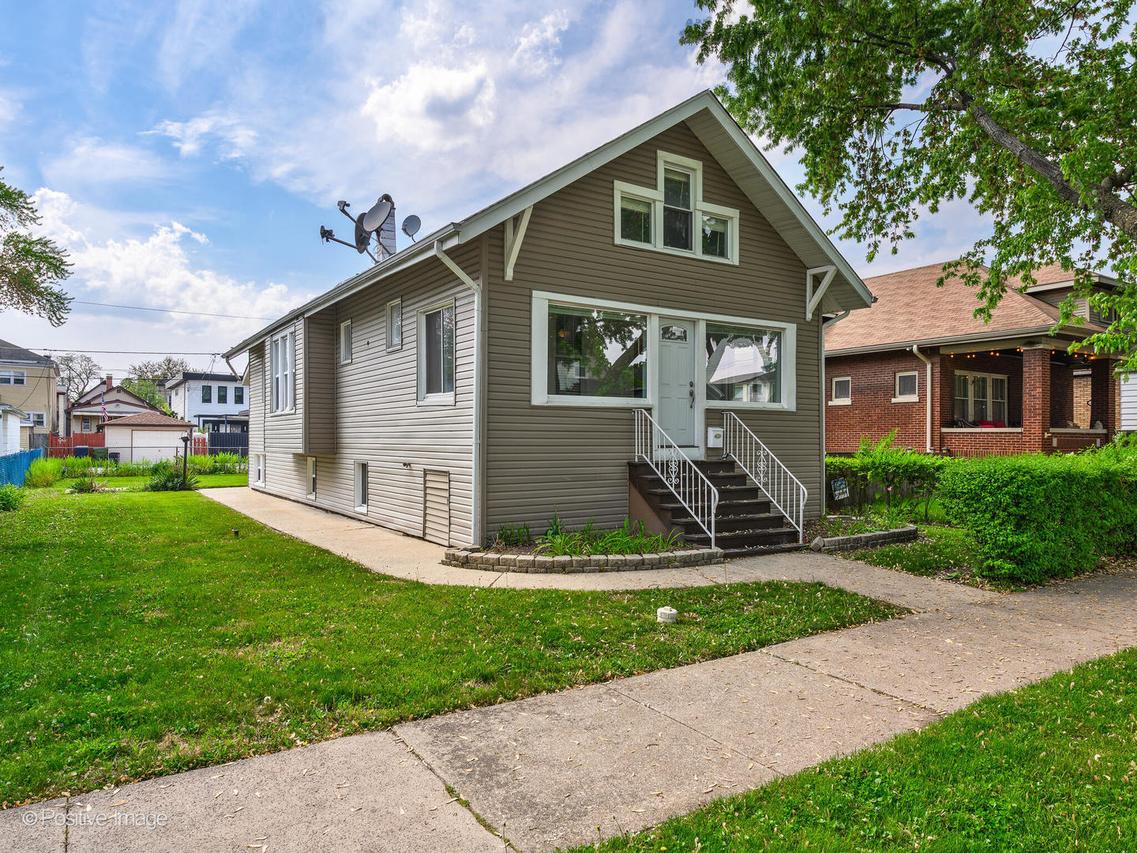 827 Thomas Ave., Forest Park, IL 60130
