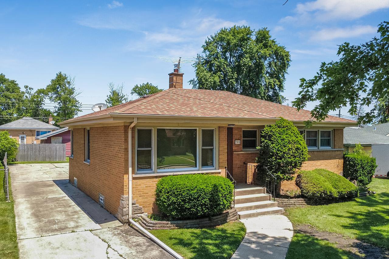 205 W 29th St., South Chicago Heights, IL 60411