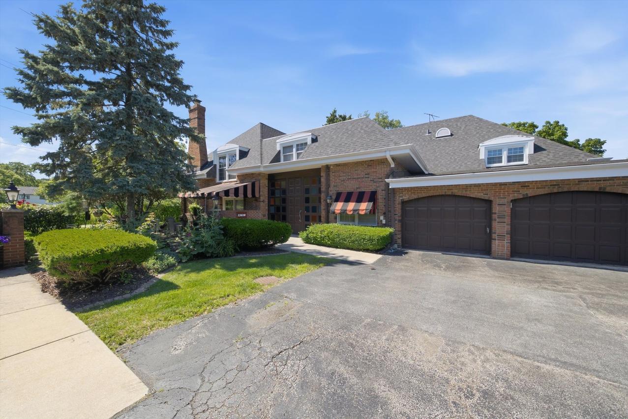 12610 S London Ln. #3, Palos Heights, IL 60463