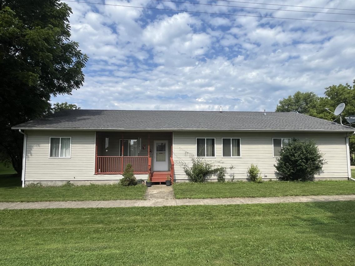 319 N 4th St., Neponset, IL 61345
