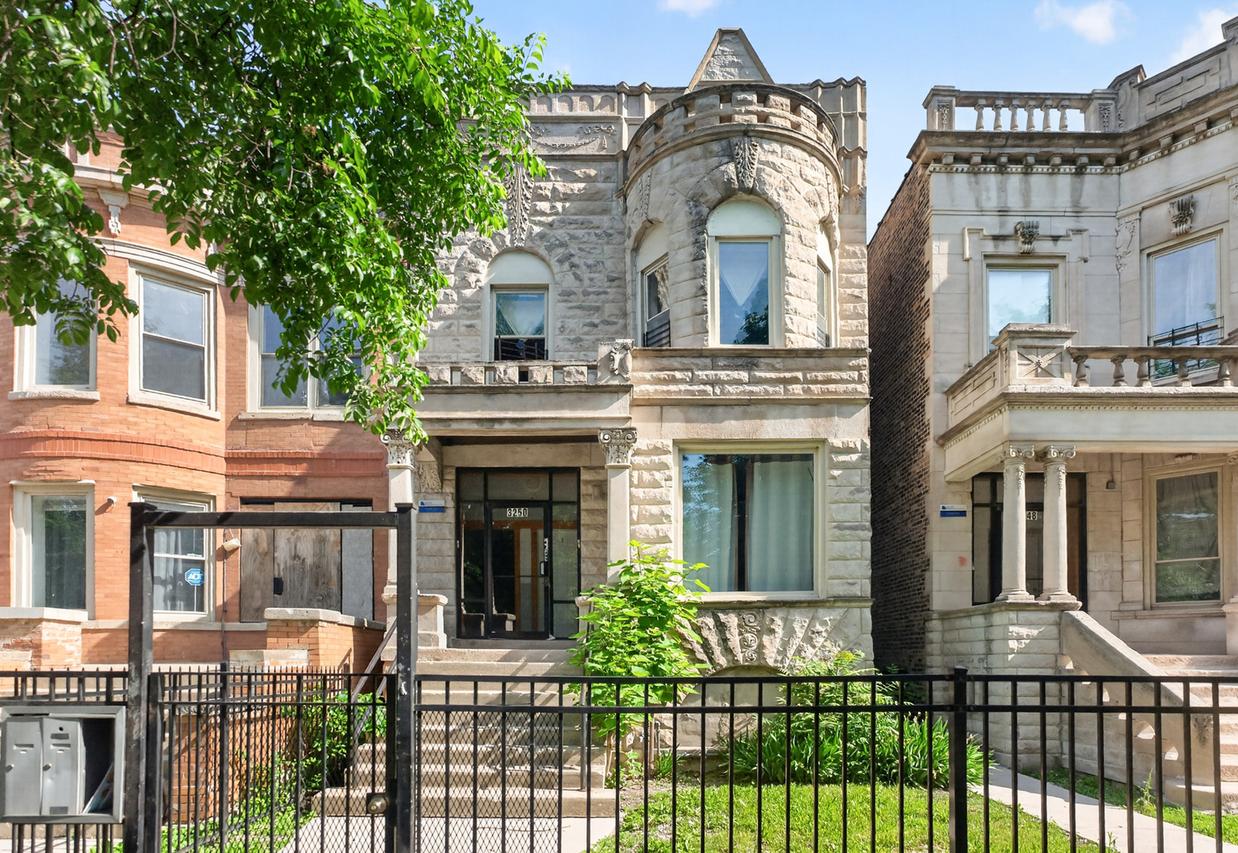 3250 W Douglas Blvd., Chicago, IL 60623