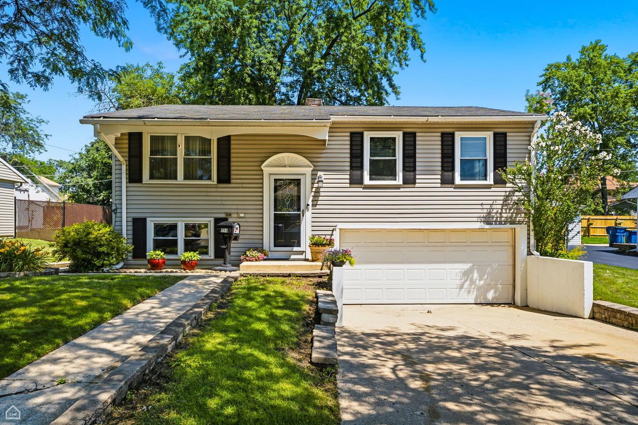 256 Mark Ave., Glendale Heights, IL 60139