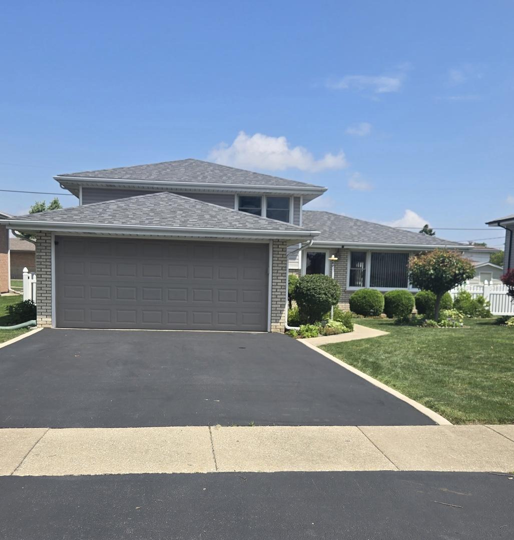 7836 W 81st St., Bridgeview, IL 60455