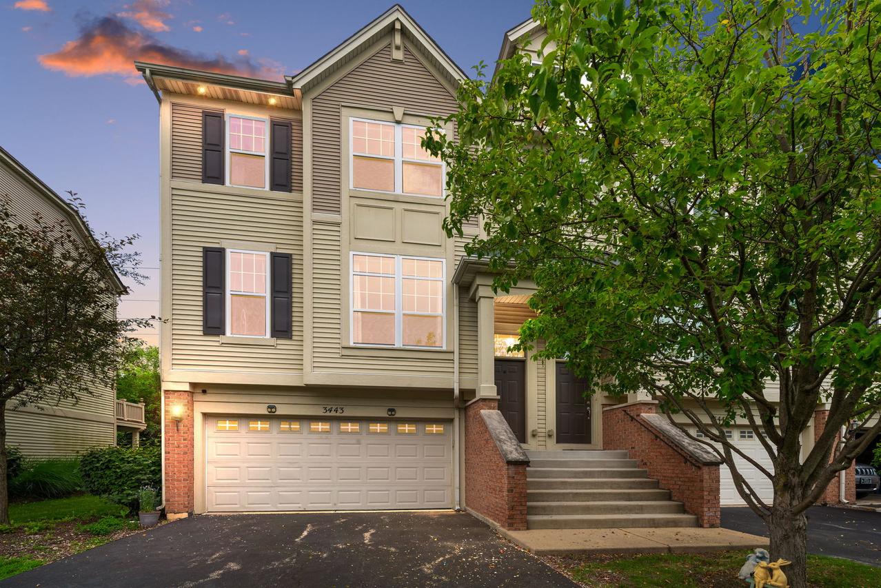 3443 Bradbury Cir., Aurora, IL 60504
