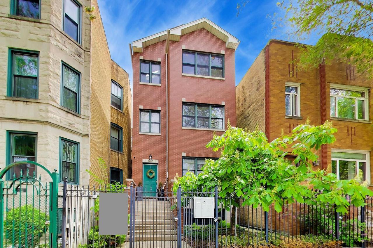 1247 N Rockwell St. #1, Chicago, IL 60622