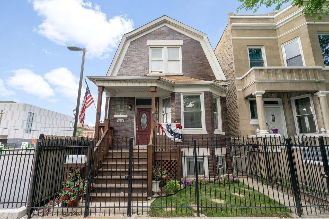 4250 W Monroe St., Chicago, IL 60624