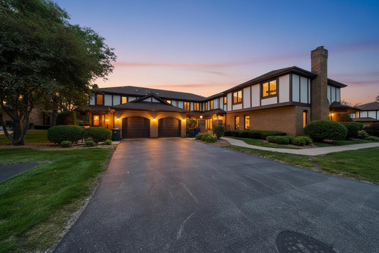 12254 S Dogwood Ln. #1B, Palos Heights, IL 60463