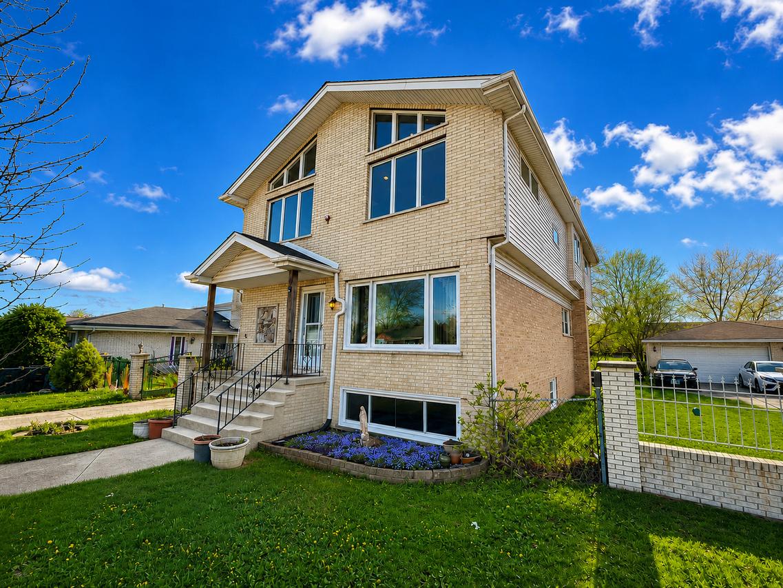 7332 Beloit Ave., Bridgeview, IL 60455