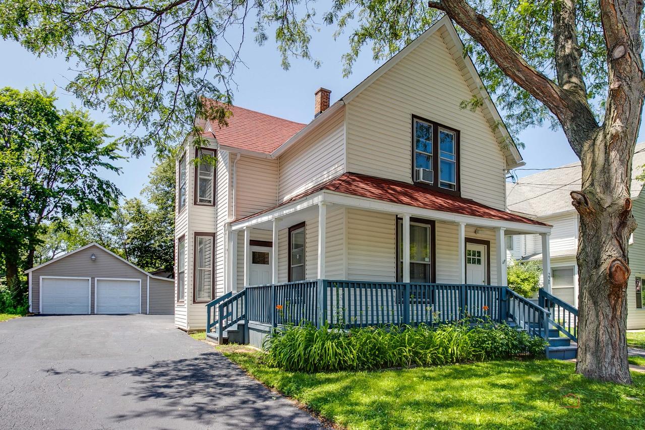 228 S Lincoln Ave., Waukegan, IL 60085