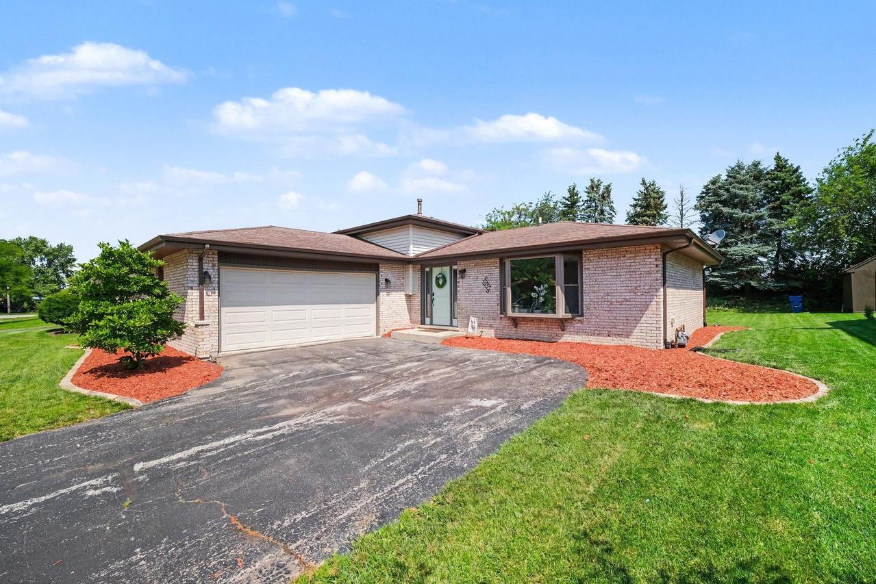 537 Willow Ln., Beecher, IL 60401