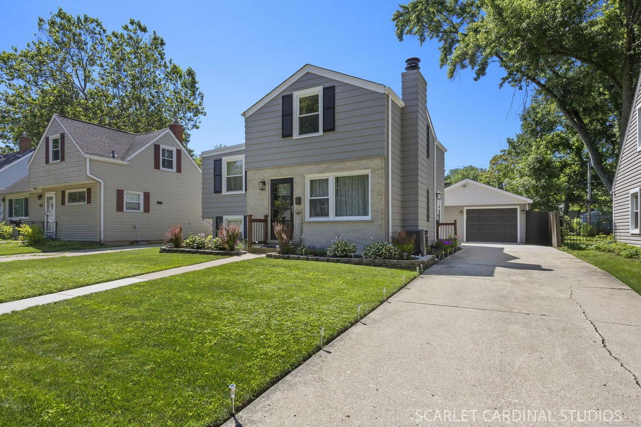 133 W Park Dr., Lombard, IL 60148