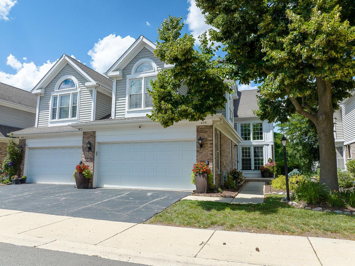 826 Fairmont Ct., Des Plaines, IL 60018
