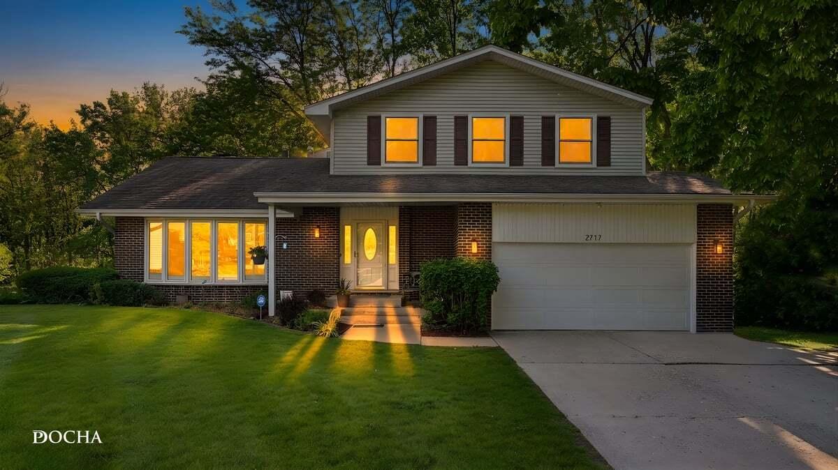 2717 Bordeaux Pl., Lisle, IL 60532
