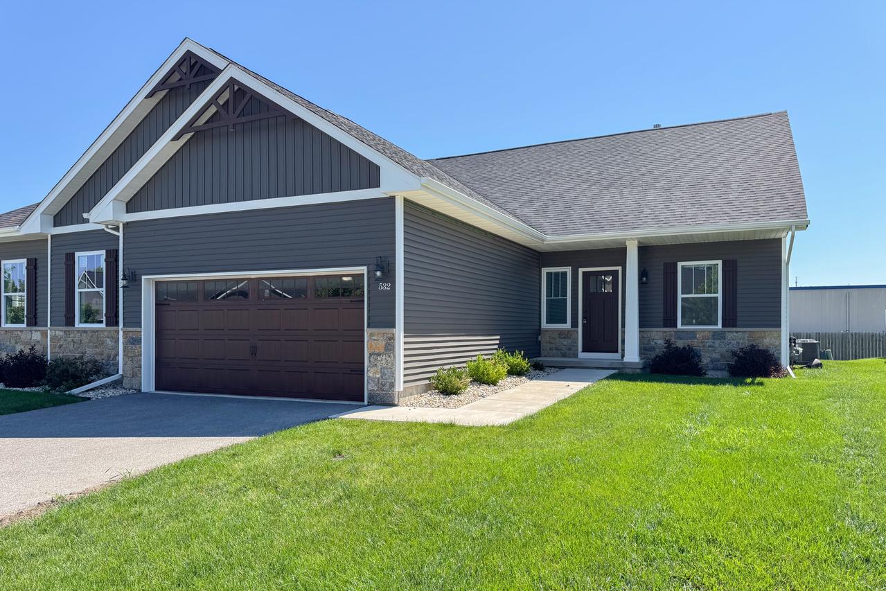 532 Anjali Ct. #R, Sycamore, IL 60178