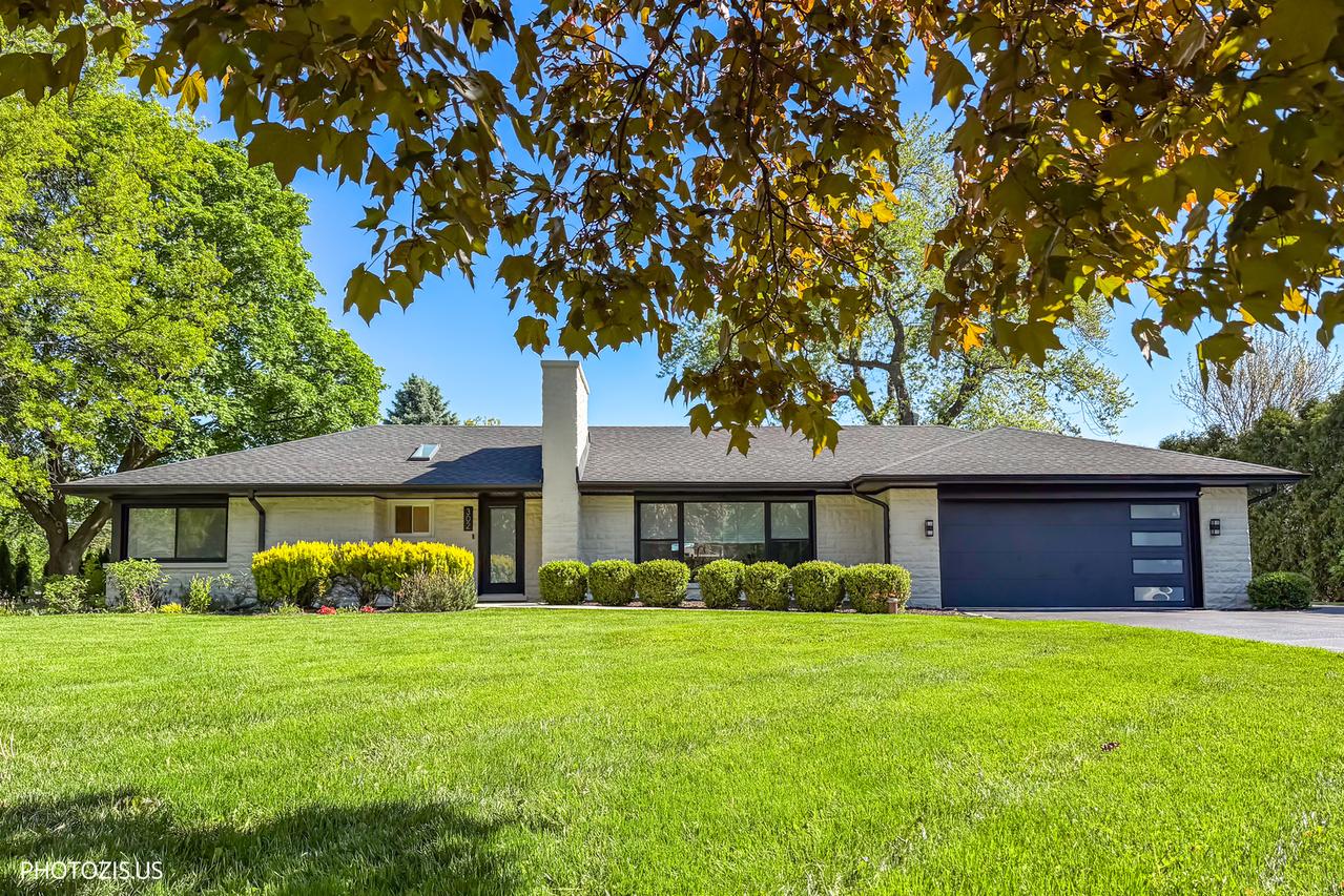 302 Goodridge Ter., Roselle, IL 60172