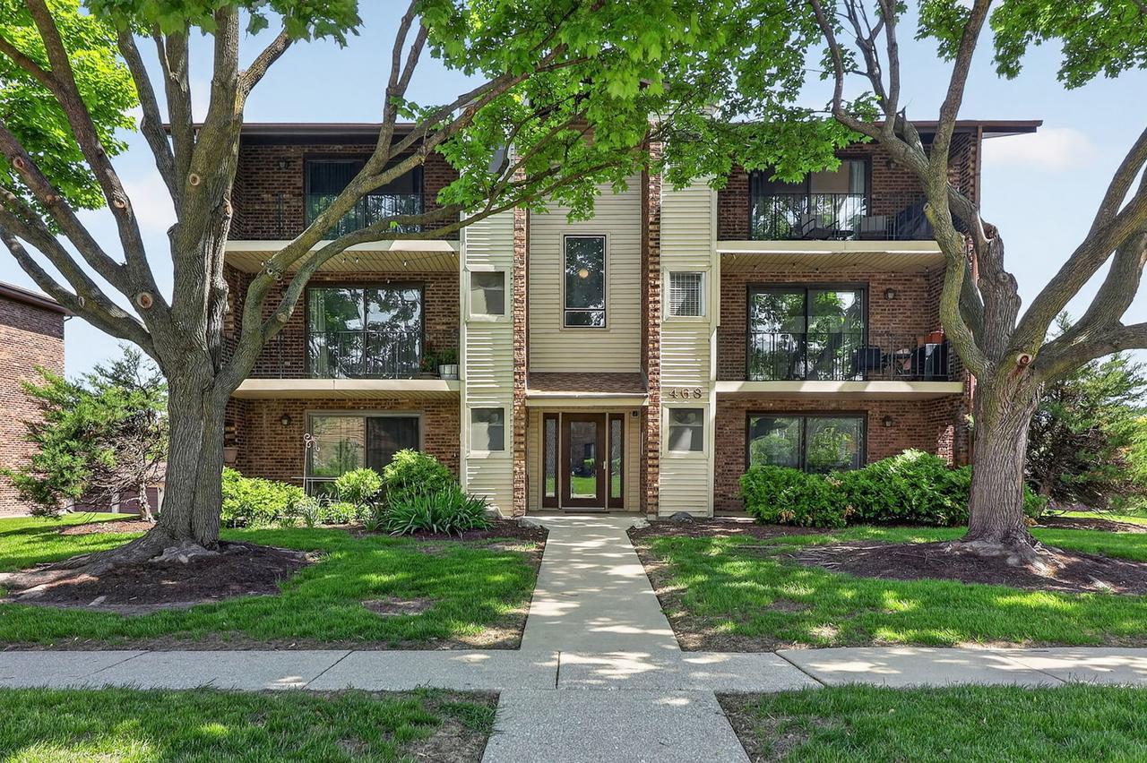 468 Valley Dr. #300, Naperville, IL 60563