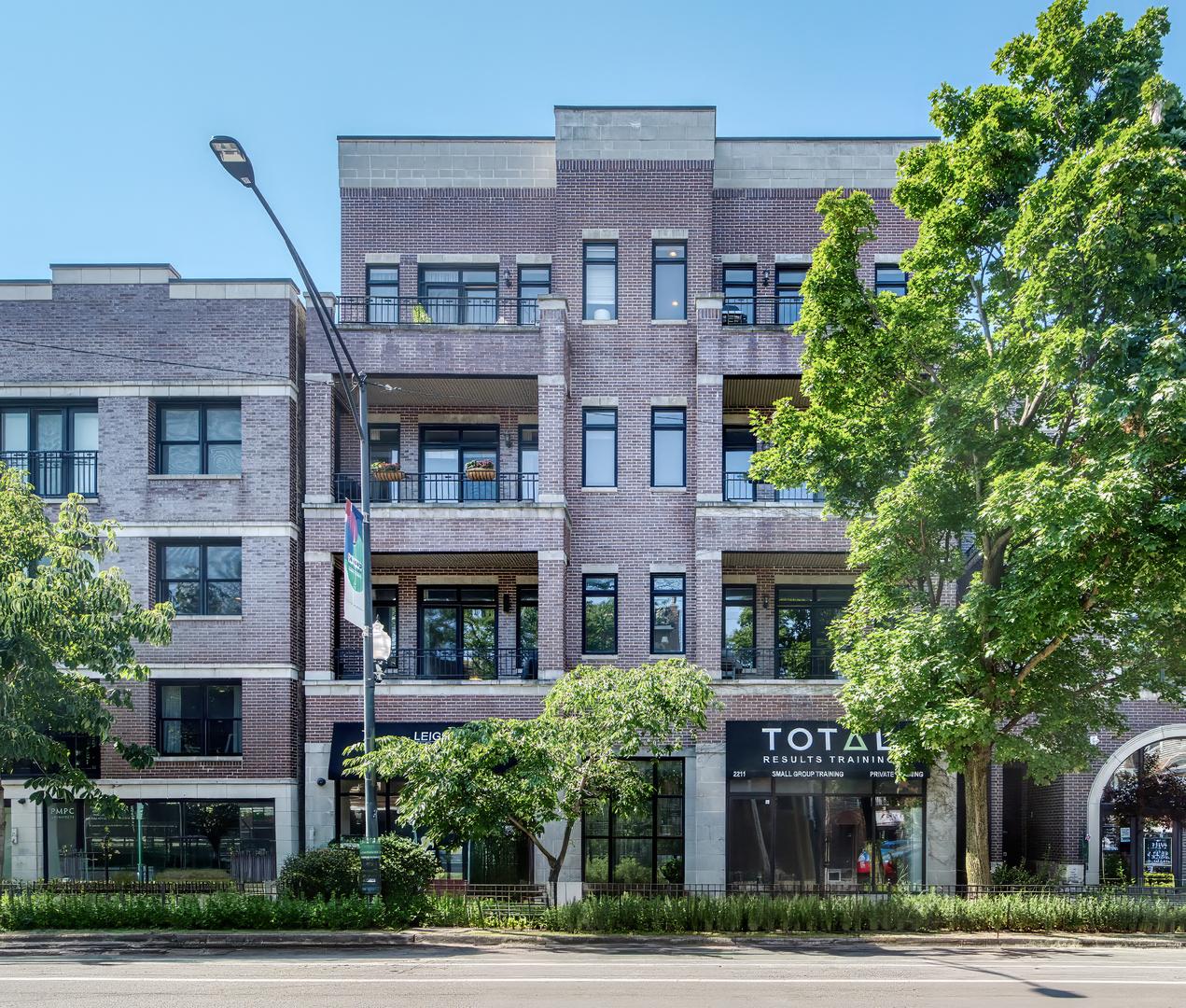 2211 W Roscoe St. #4W, Chicago, IL 60618