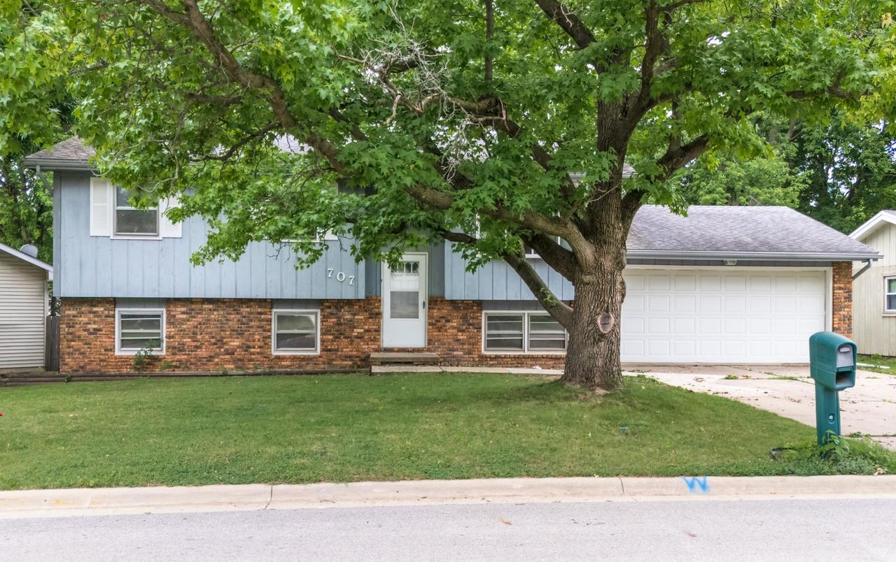 707 Chester Dr., Normal, IL 61761