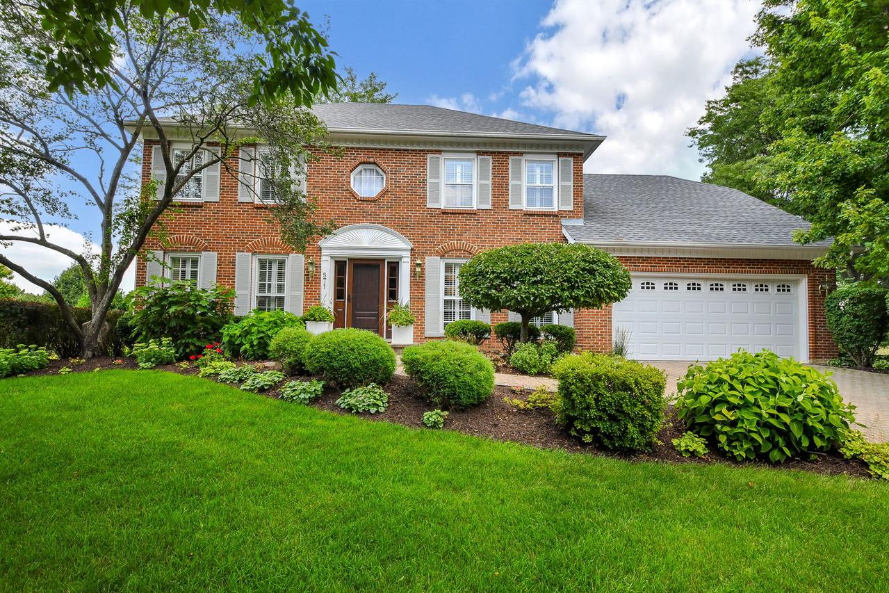 571 Apple River Dr., Naperville, IL 60565