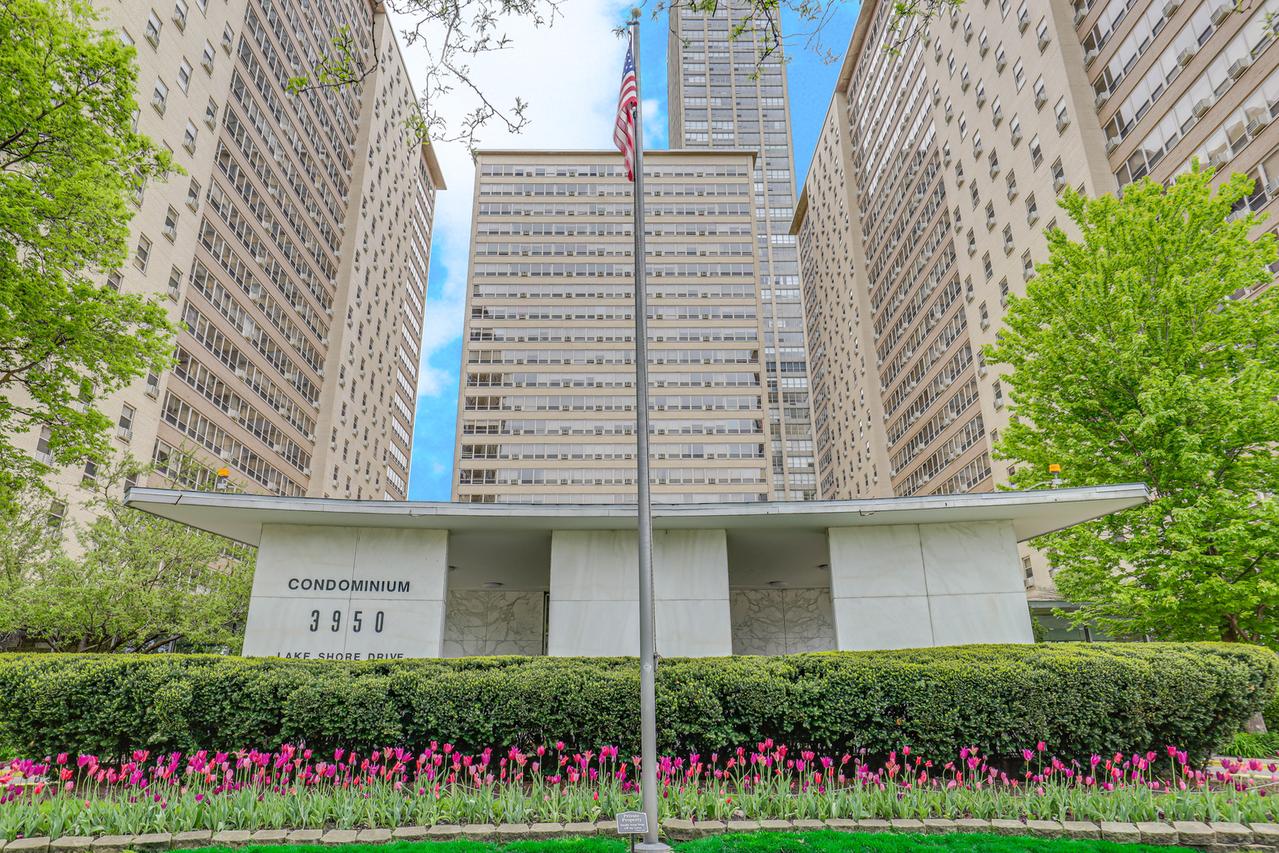 3950 N Lake Shore Dr. #1100A, Chicago, IL 60613